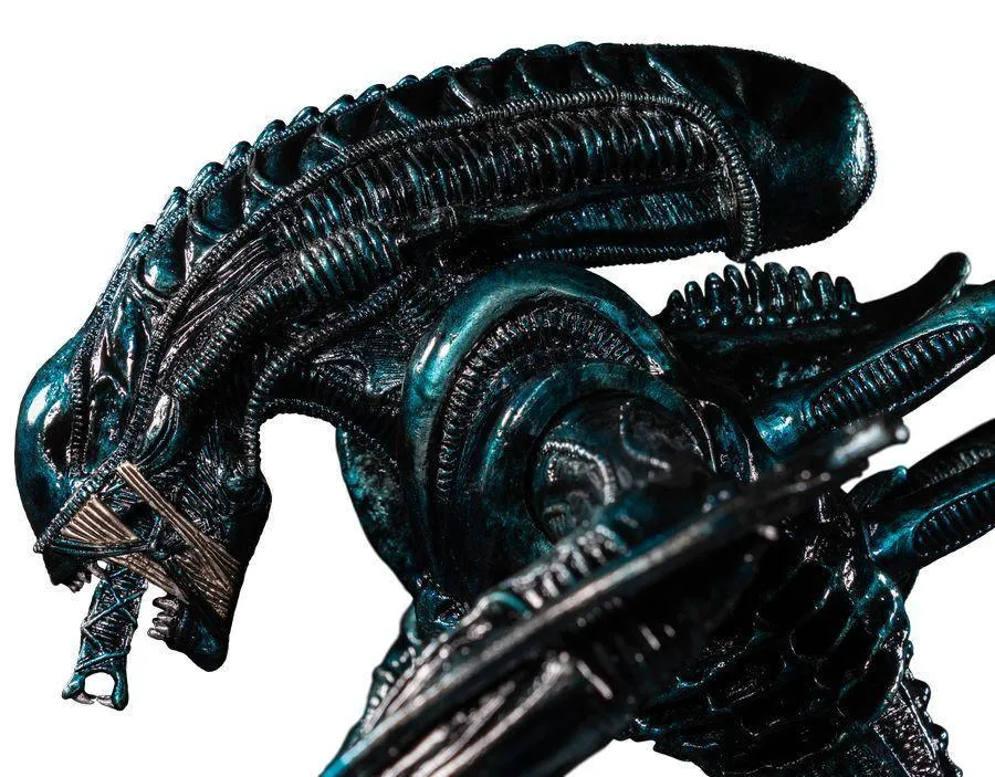 Aliens - Alien Water Attack Statue - Image 3