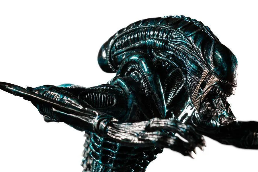 Aliens - Alien Water Attack Statue - Image 4