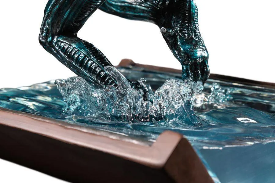 Aliens - Alien Water Attack Statue - Image 8