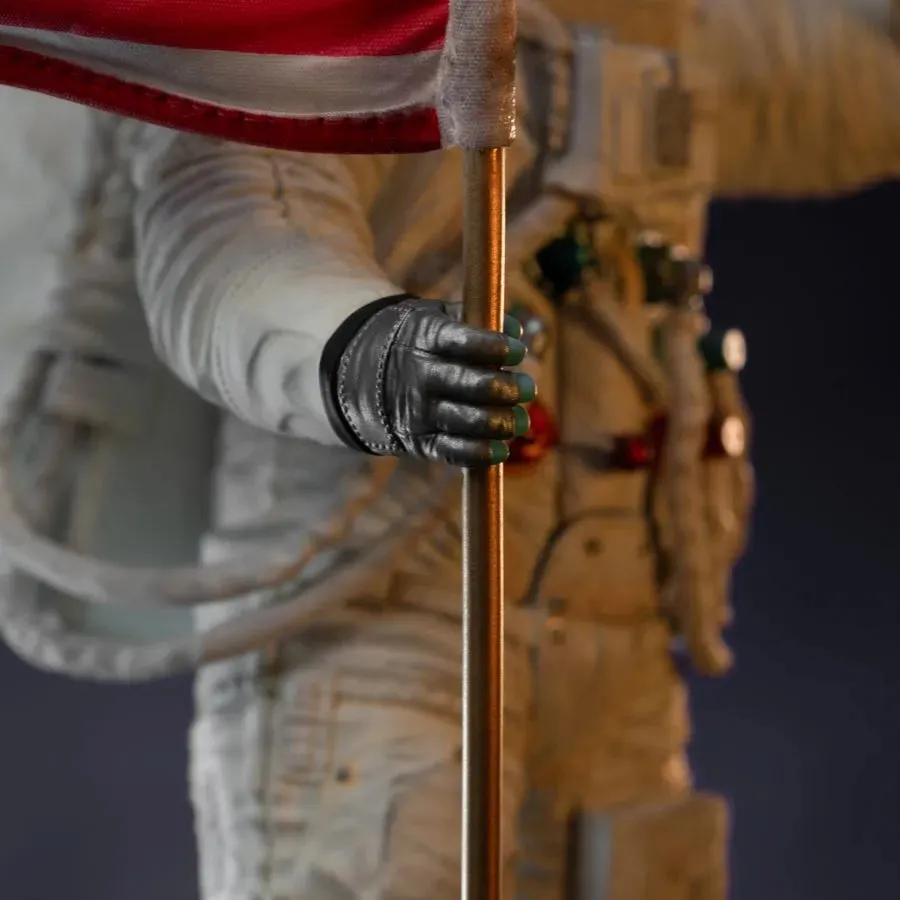 Apollo 11 - Astronaut 1:10 Scale Statue - Image 7