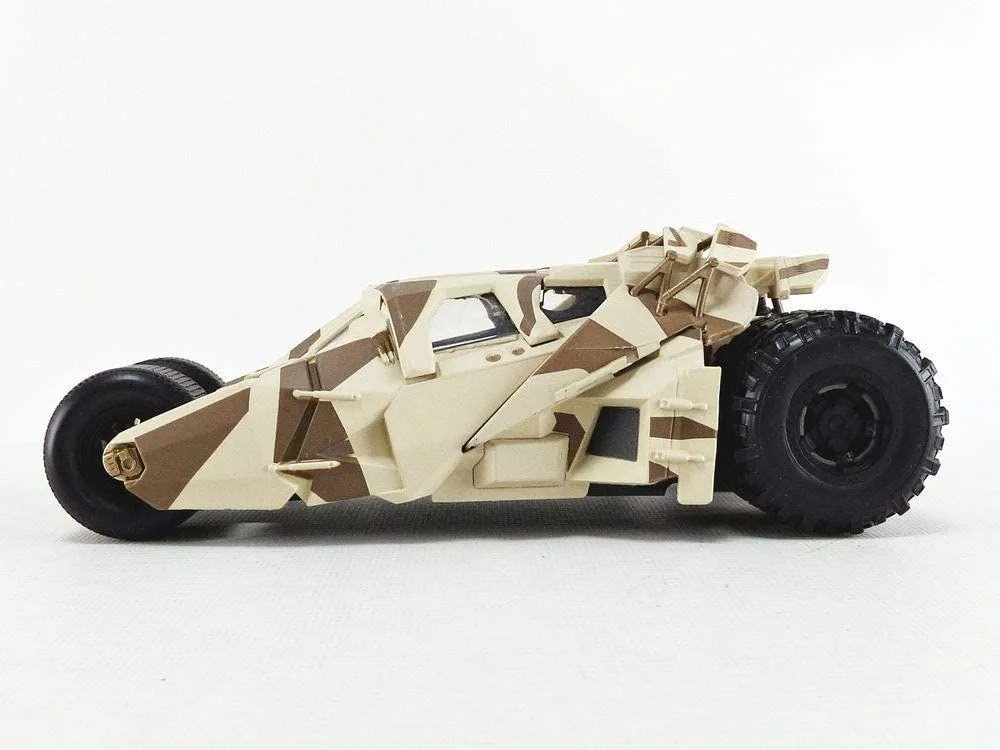 Batman - '08 TDK Batmobile Camo with Figure 1:24 Scale Hollywood Ride - Image 3