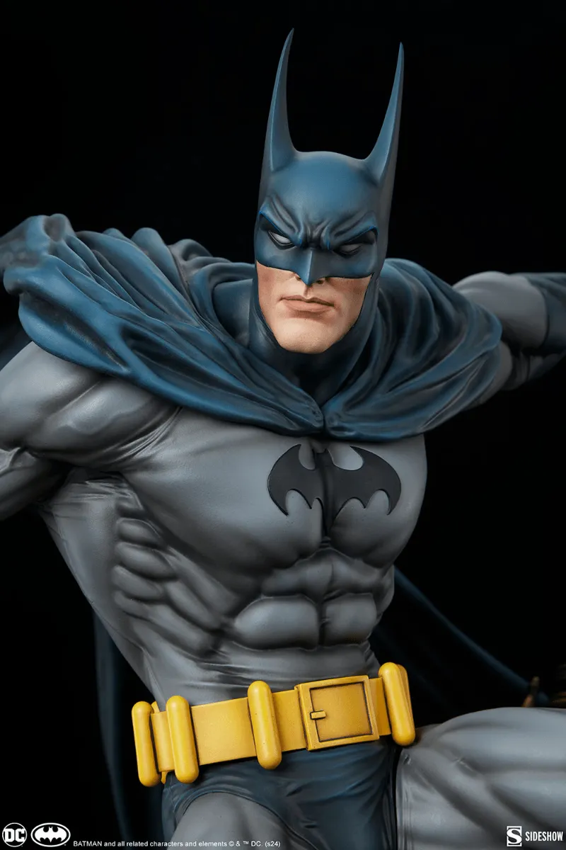 Batman - Batman Premium Format 1:4 Scale Statue - Image 13