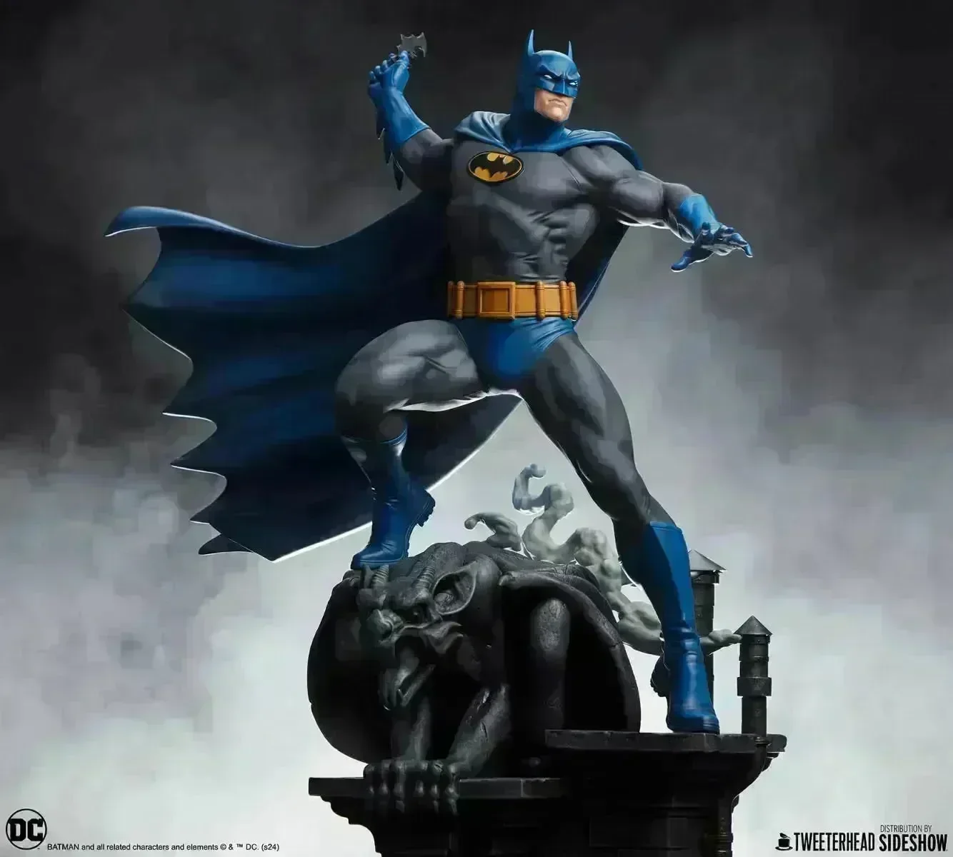 Batman - Batman (Retro Edition) 1:4 Scale Maquette - Image 4