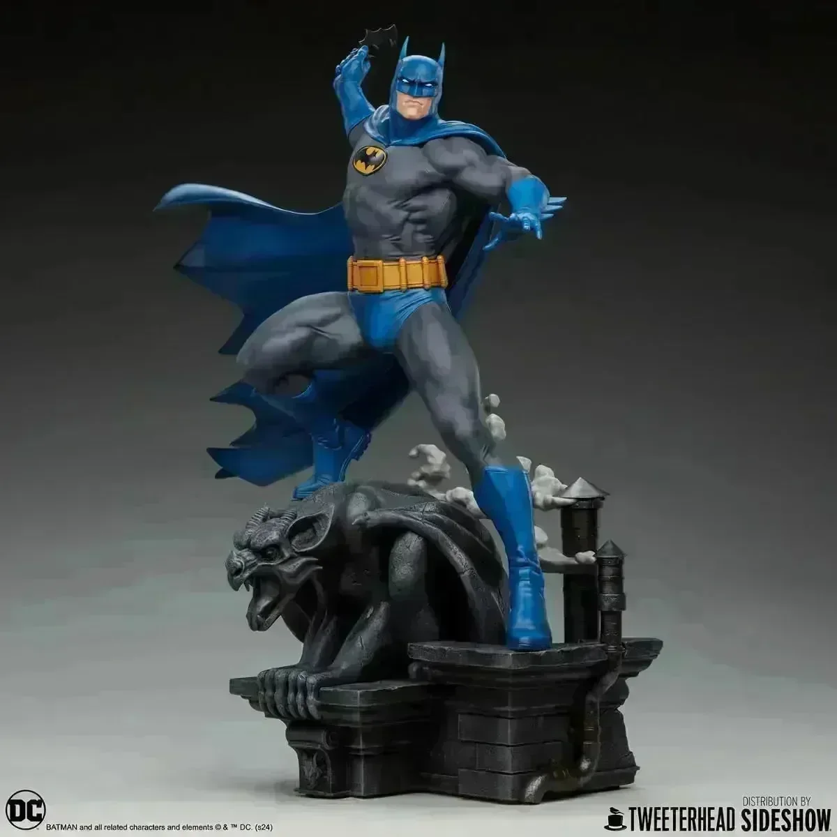 Batman - Batman (Retro Edition) 1:4 Scale Maquette - Image 7