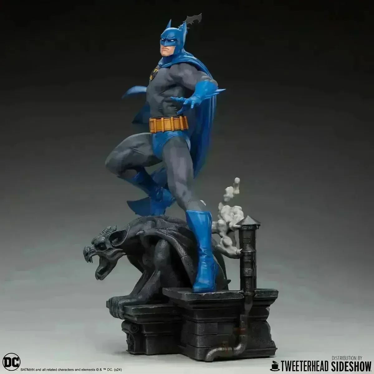 Batman - Batman (Retro Edition) 1:4 Scale Maquette - Image 8