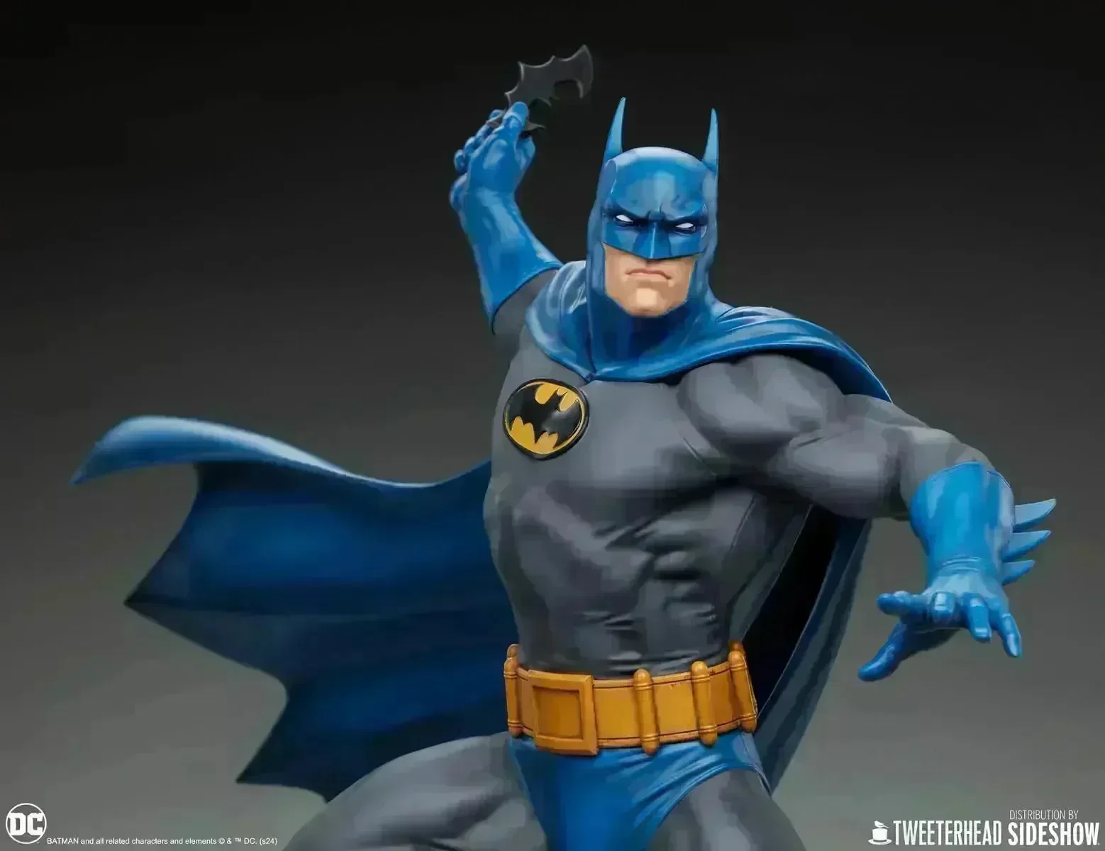 Batman - Batman (Retro Edition) 1:6 Scale Maquette - Image 4