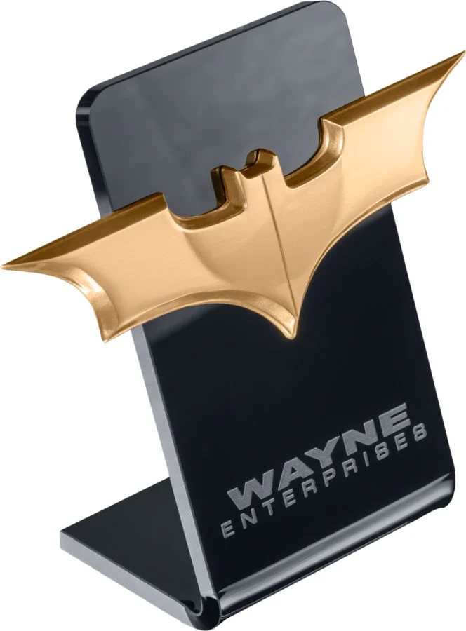 Batman Begins - Scaled Batarang Replica with Stand - Image 3