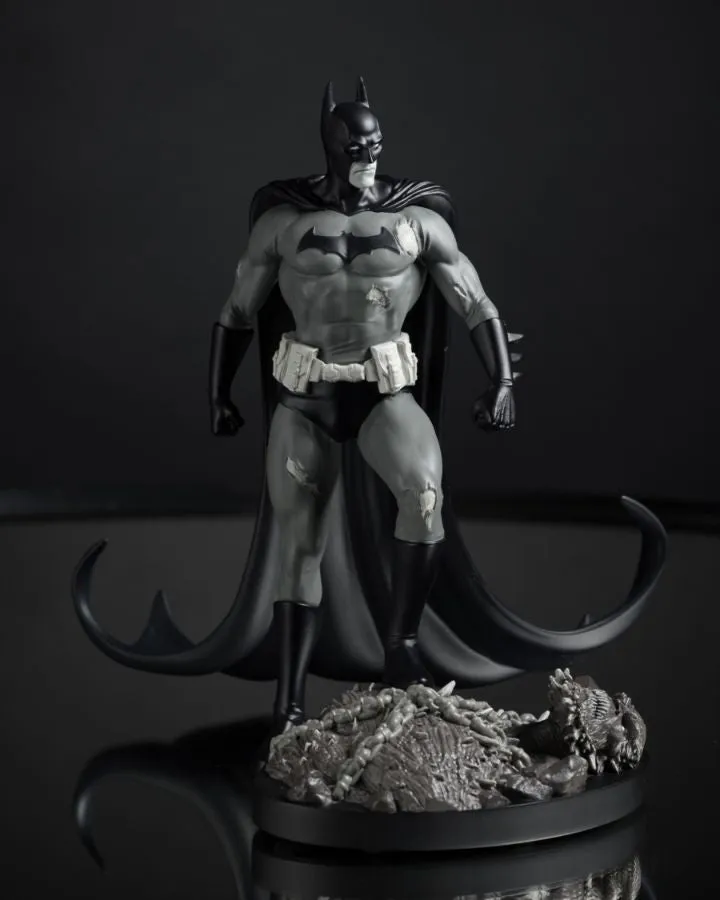 Batman Black & White - Batman by Bjorn Barends Resin Statue - Image 7