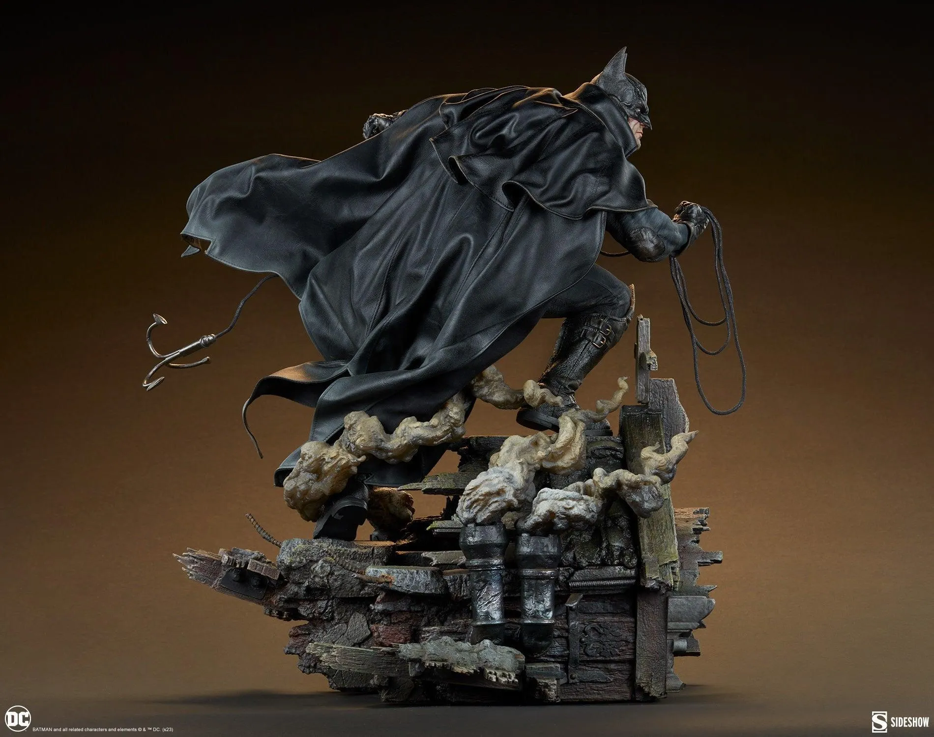 Batman - Gotham by Gaslight Premium Format Statue - Image 12