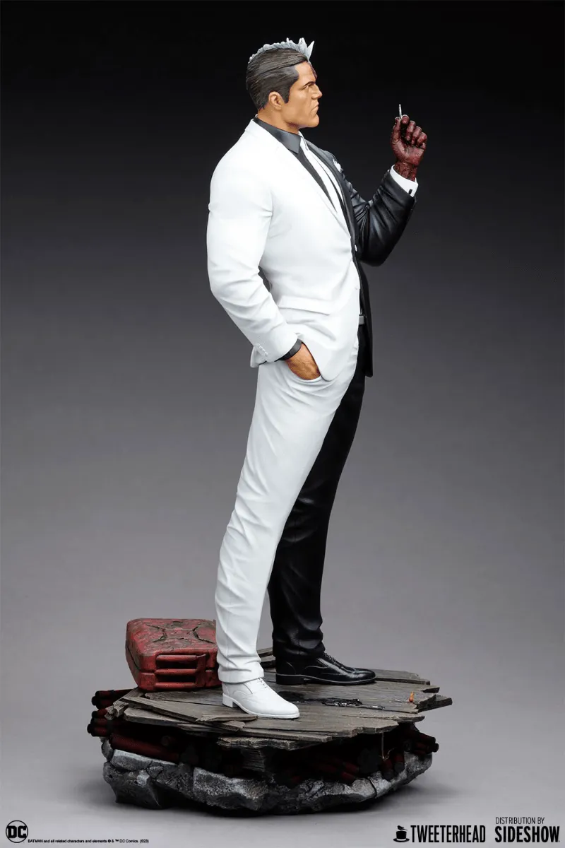 Batman - Two Face 1:6 Scale Maquette - Image 6