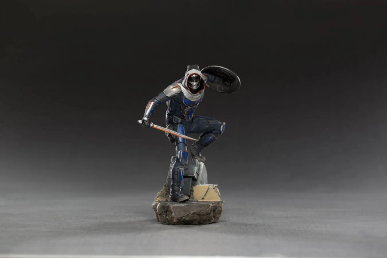 Black Widow - Taskmaster 1:10 Scale Statue - Image 4