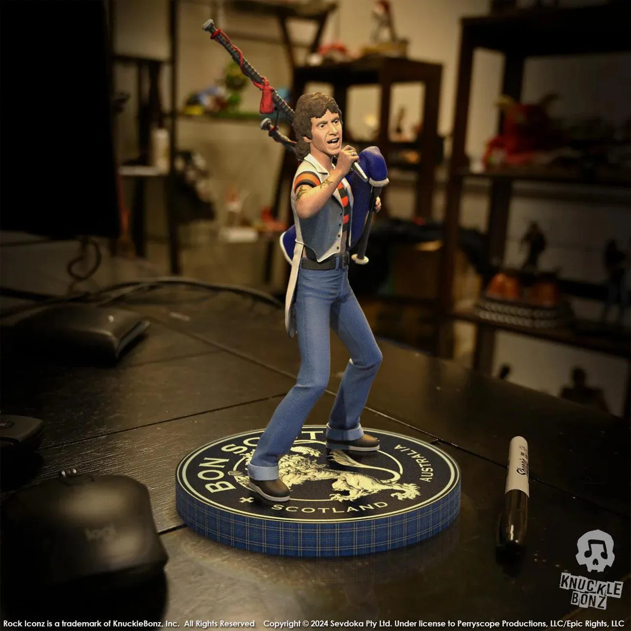 Bon Scott - Bon Scott with Bagpipes Rock Iconz Statue - Image 5