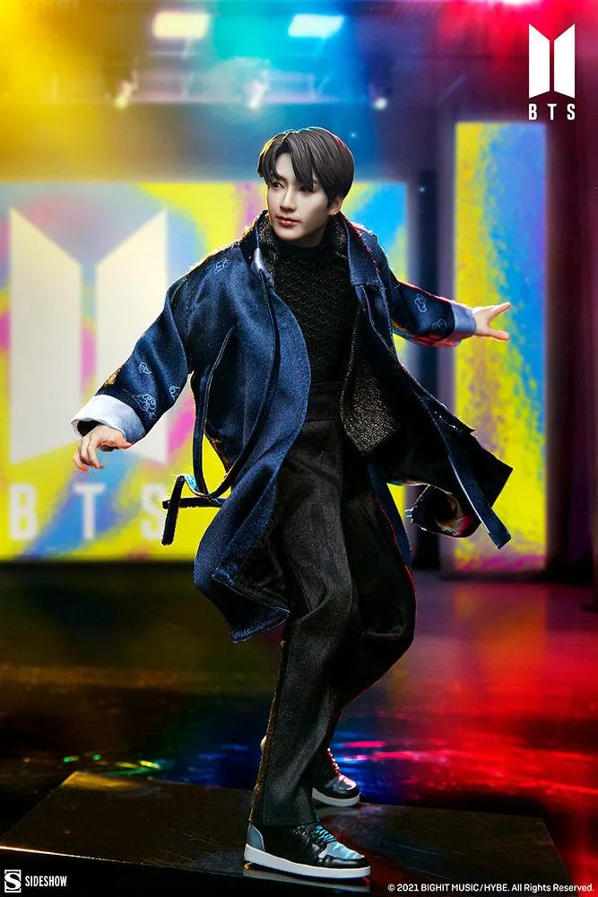 BTS - Jung Kook Deluxe Statue - Image 2