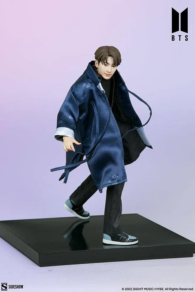 BTS - Jung Kook Deluxe Statue - Image 9