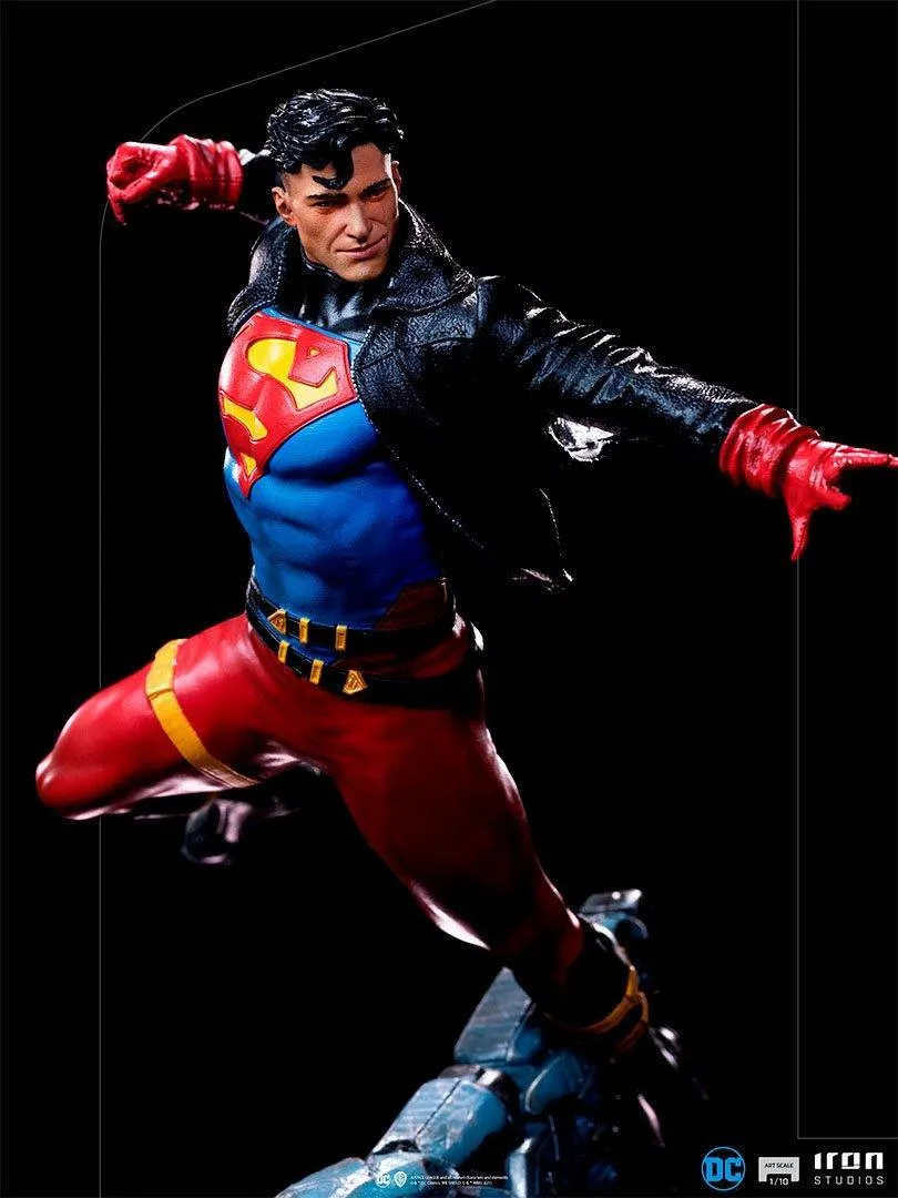 Superman - Superboy 1:10 Scale Statue - Image 9