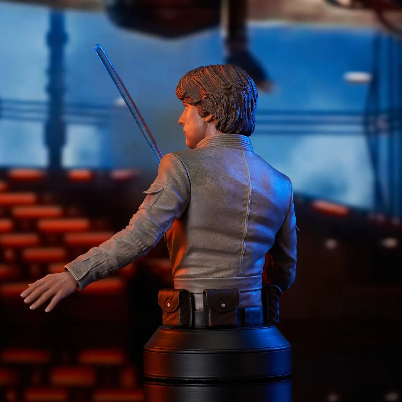 Star Wars: The Empire Strikes Back⢠- Luke Skywalker (Bespin) Mini Bust - Image 8