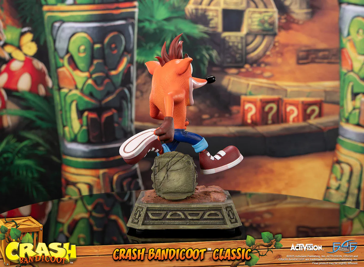 Crash Bandicoot - Crash Running Statue - Image 6