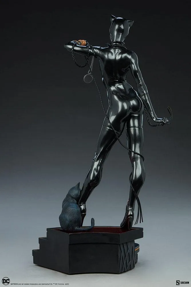 DC Comics - Catwoman Premium Format Statue - Image 11