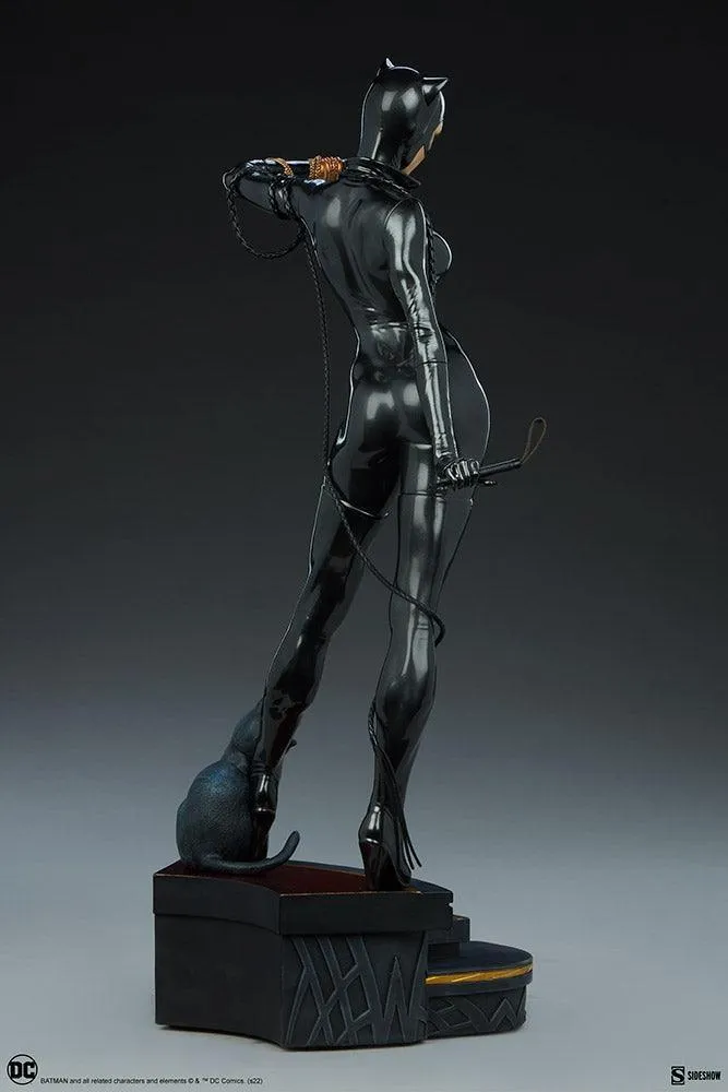 DC Comics - Catwoman Premium Format Statue - Image 12