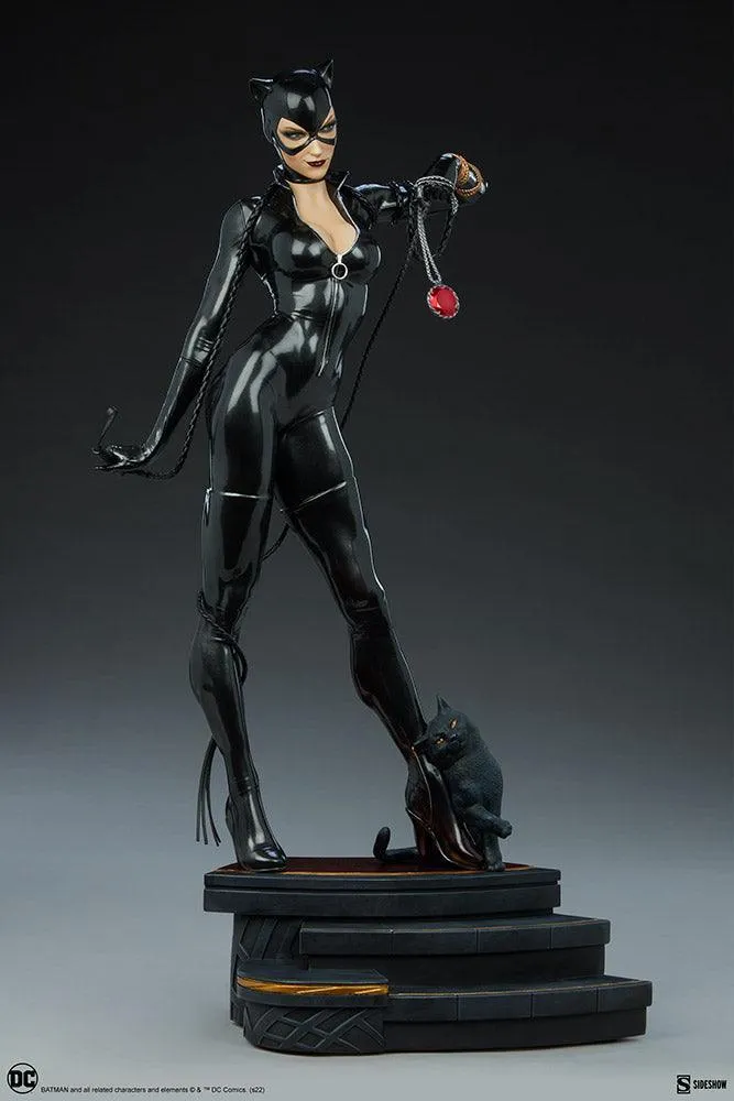 DC Comics - Catwoman Premium Format Statue - Image 14