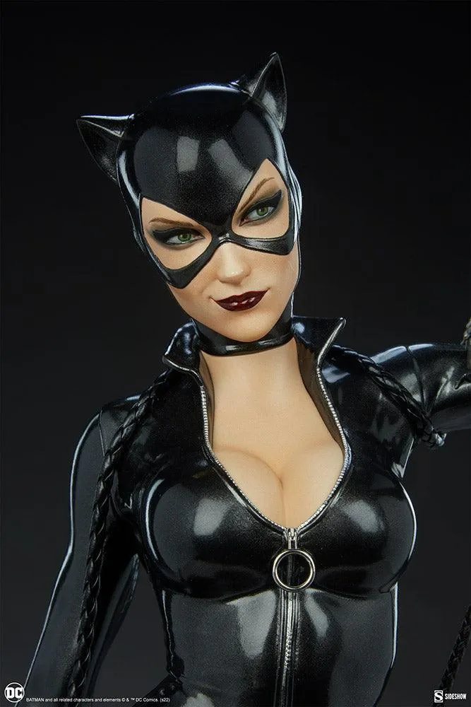 DC Comics - Catwoman Premium Format Statue - Image 17