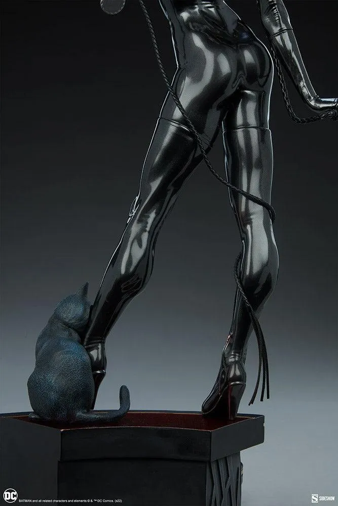 DC Comics - Catwoman Premium Format Statue - Image 22