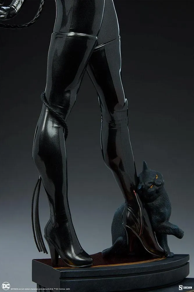 DC Comics - Catwoman Premium Format Statue - Image 23