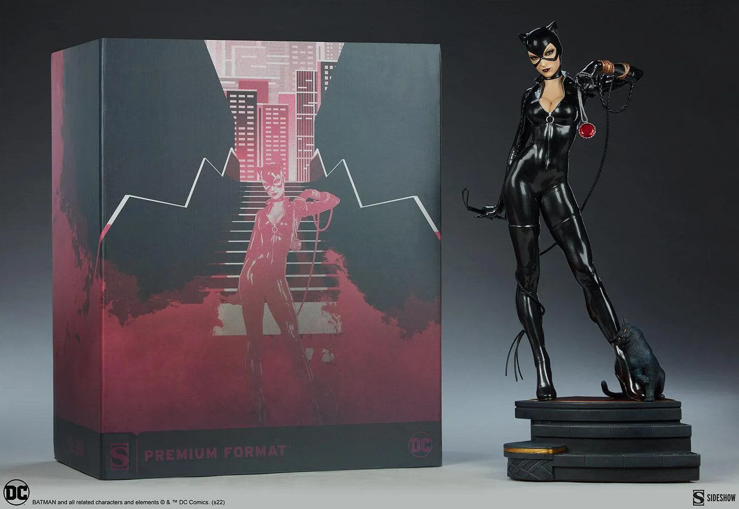 DC Comics - Catwoman Premium Format Statue - Image 27