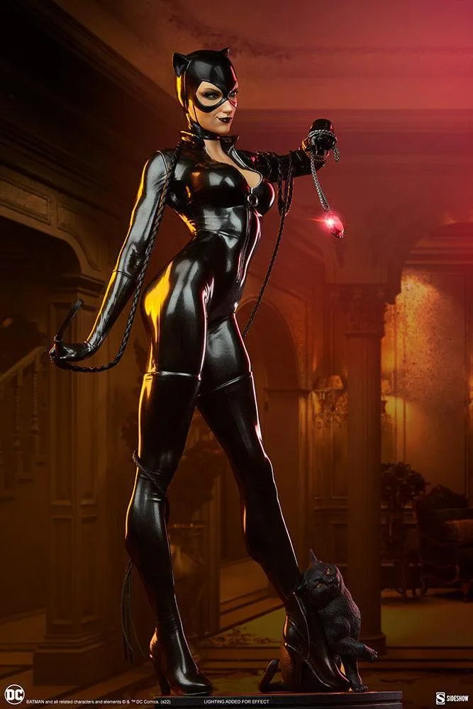 DC Comics - Catwoman Premium Format Statue - Image 5