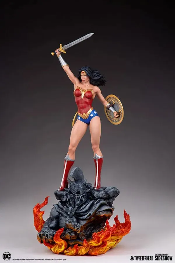 DC Comics - Wonder Woman 1:4 Scale Maquette - Image 3