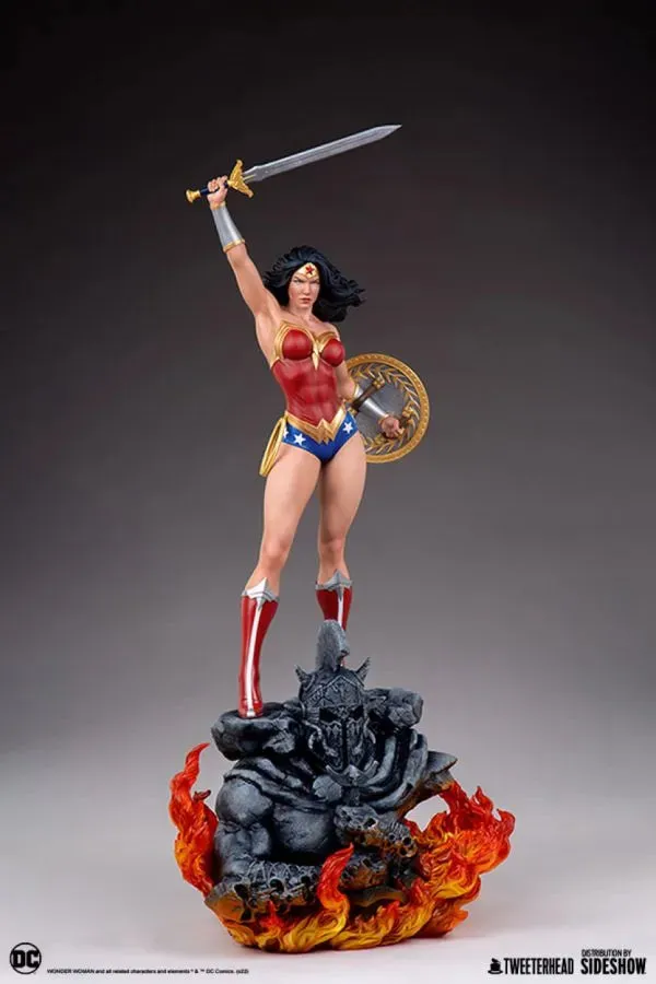 DC Comics - Wonder Woman 1:4 Scale Maquette - Image 5