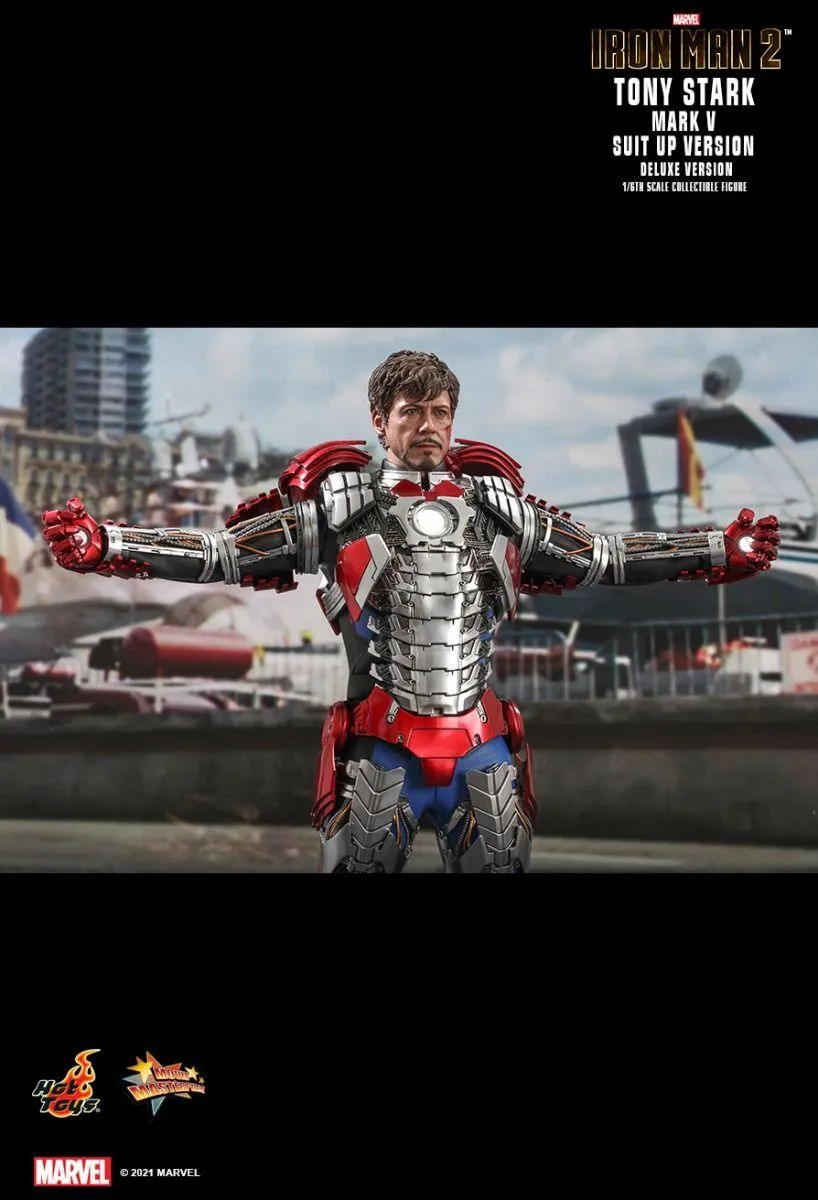 Iron Man 2 - Tony Stark Mark V Suit Up Deluxe 1:6 Scale Collectable Action Figure - Image 13