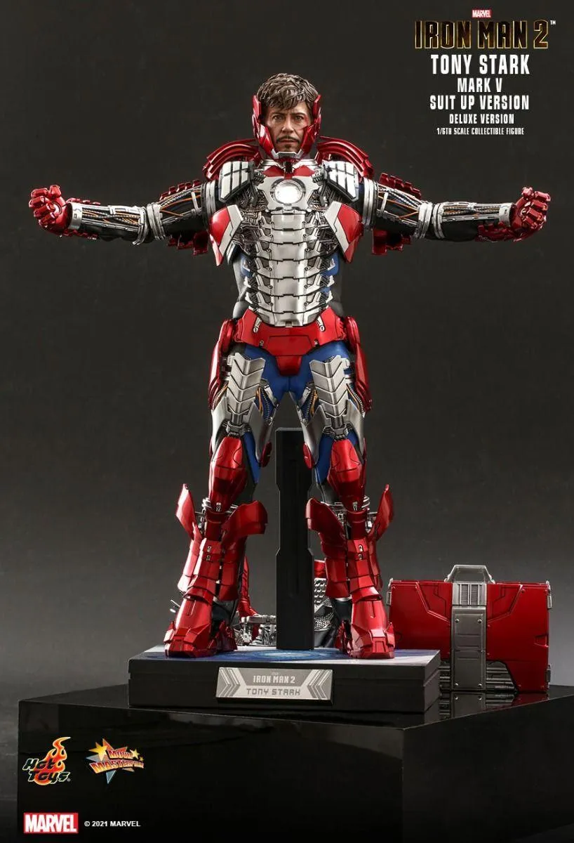 Iron Man 2 - Tony Stark Mark V Suit Up Deluxe 1:6 Scale Collectable Action Figure - Image 6