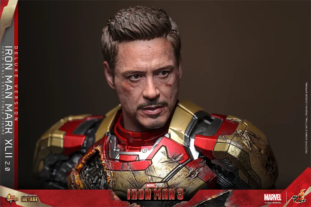 Iron Man 3 - Iron Man Mk 42 (2.0) Deluxe 1:6 Scale Collectable Action Figure - Image 18