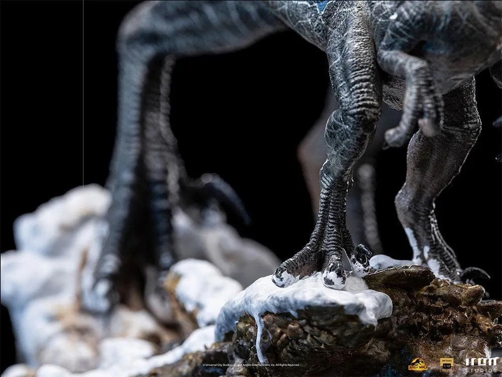 Jurassic World 3: Dominion - Blue & Beta 1:10 Scale Statue - Image 15