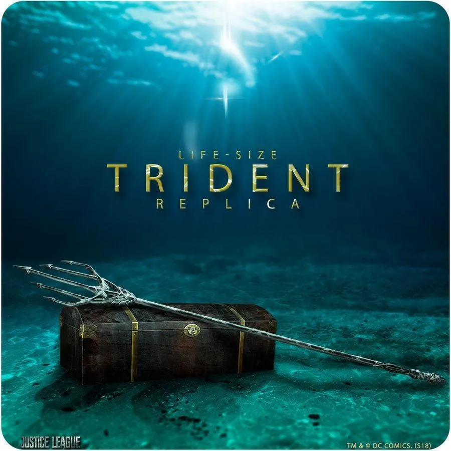 Justice League - Aquaman's Trident with Treasure Chest Life-Size Replica - Image 16