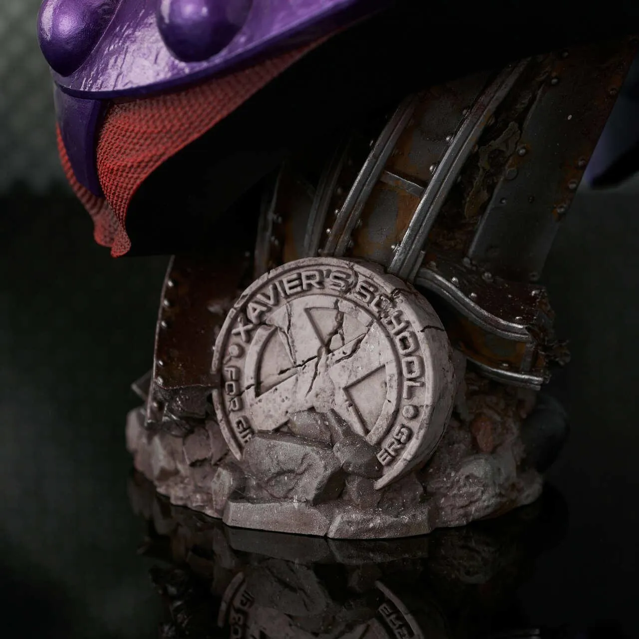Marvel Comics - Magneto Legends in 3D 1:2 Scale Bust - Image 8