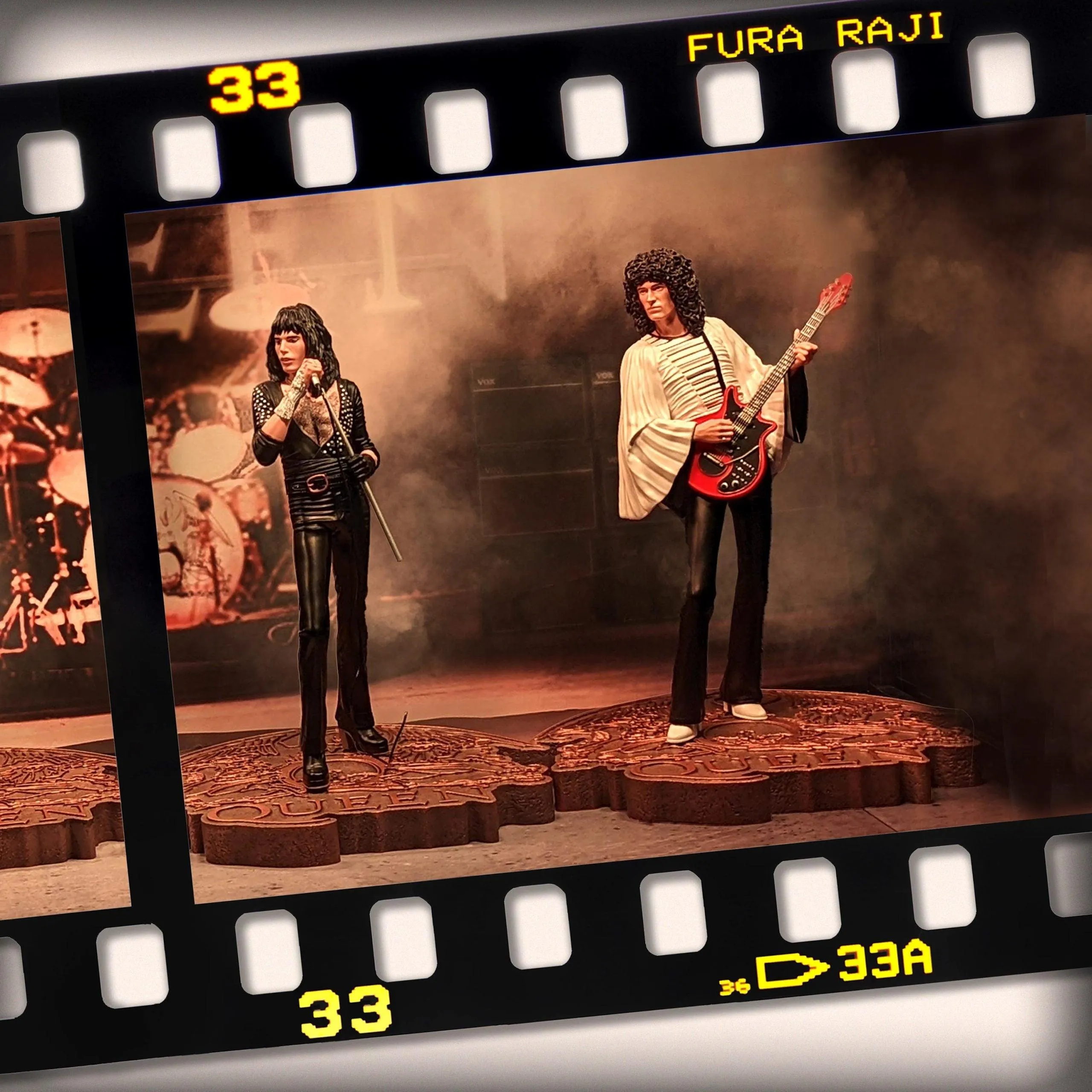 Queen 2 - Rock Iconz Statues [Set of 4] - Image 3