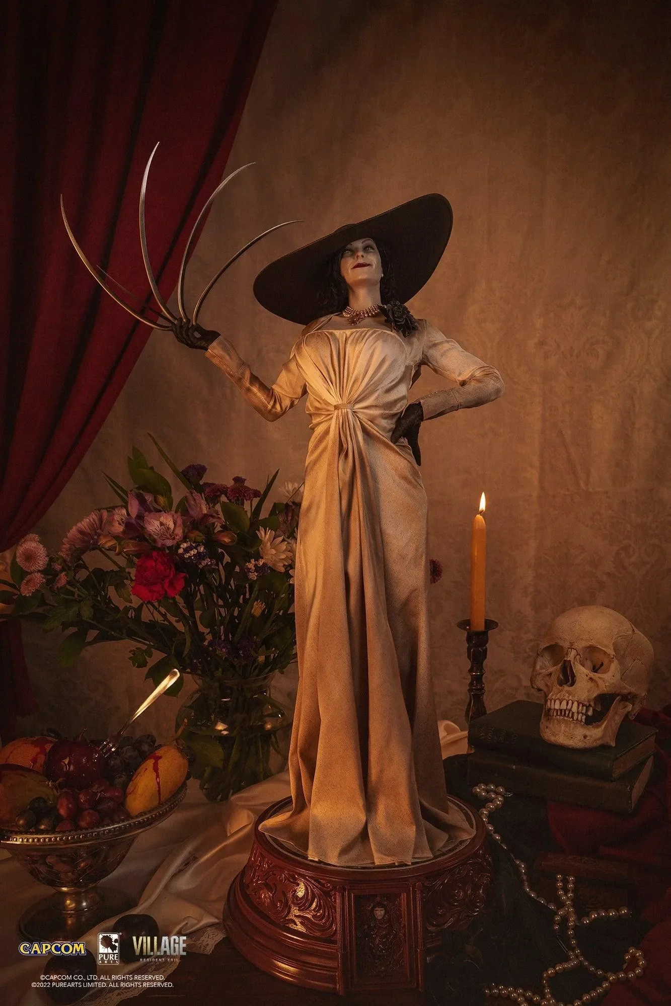 Resident Evil - Lady Dimitrescu 1:4 Scale Statue - Image 2