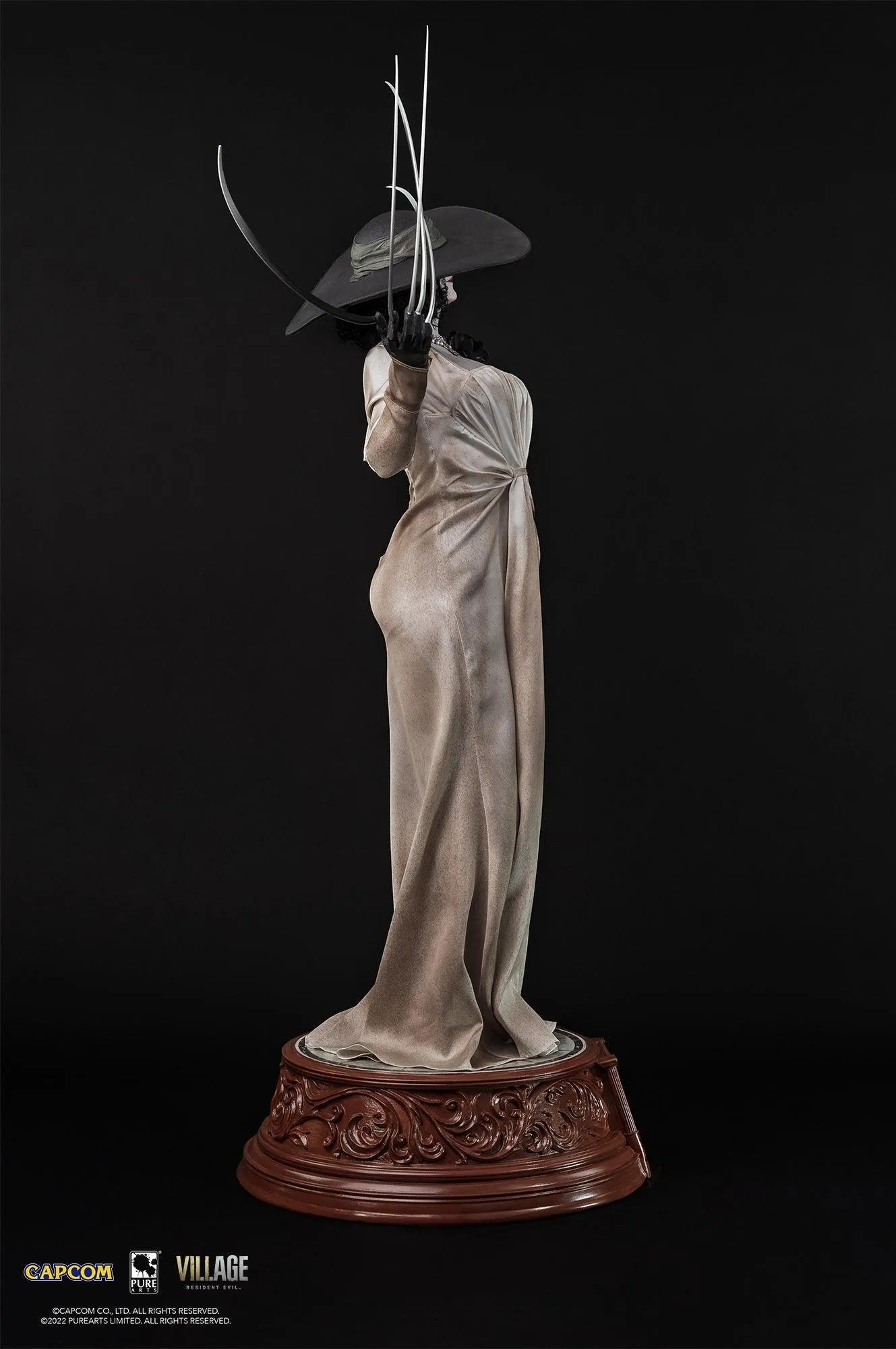 Resident Evil - Lady Dimitrescu 1:4 Scale Statue - Image 22