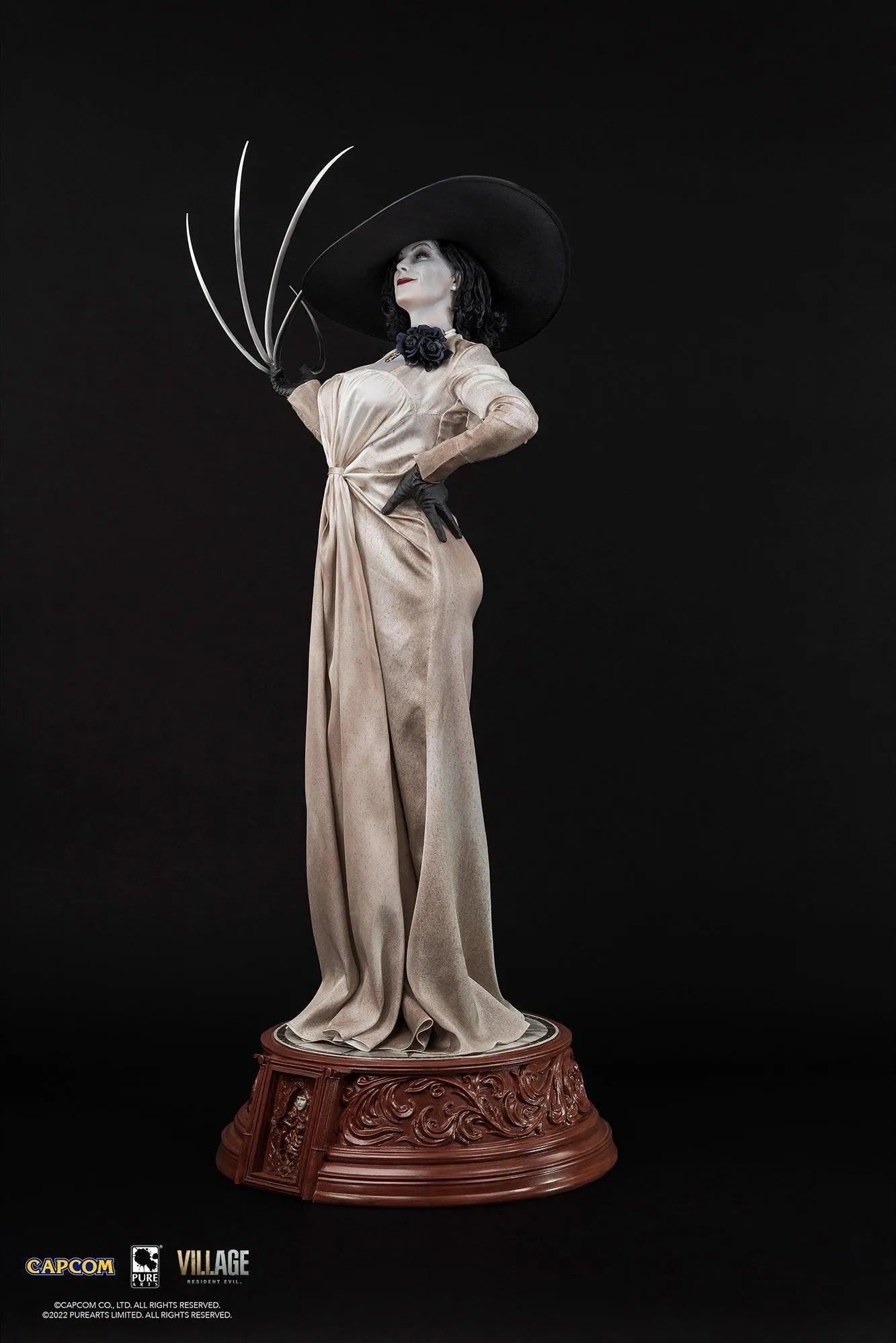Resident Evil - Lady Dimitrescu 1:4 Scale Statue - Image 27