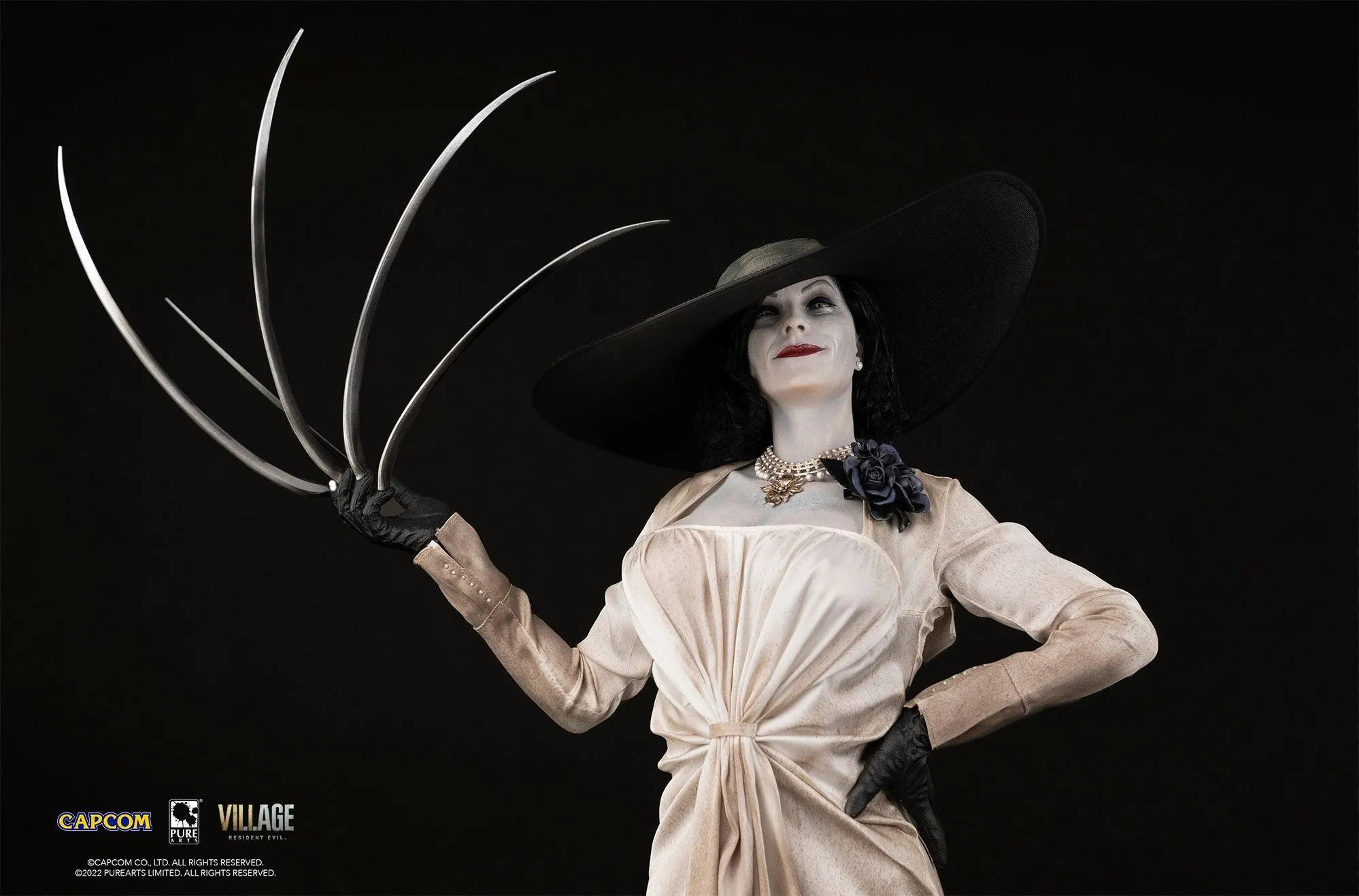 Resident Evil - Lady Dimitrescu 1:4 Scale Statue - Image 28