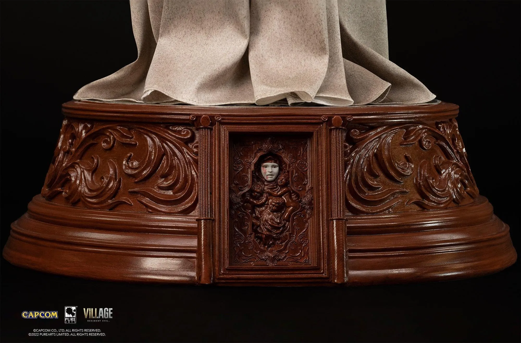 Resident Evil - Lady Dimitrescu 1:4 Scale Statue - Image 30