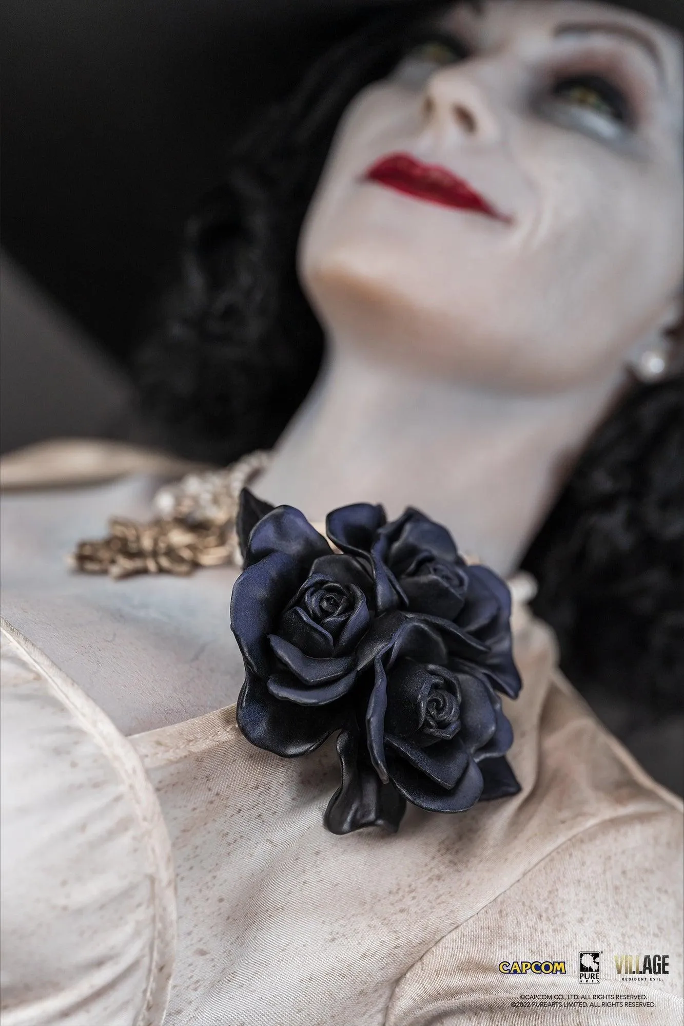 Resident Evil - Lady Dimitrescu 1:4 Scale Statue - Image 32