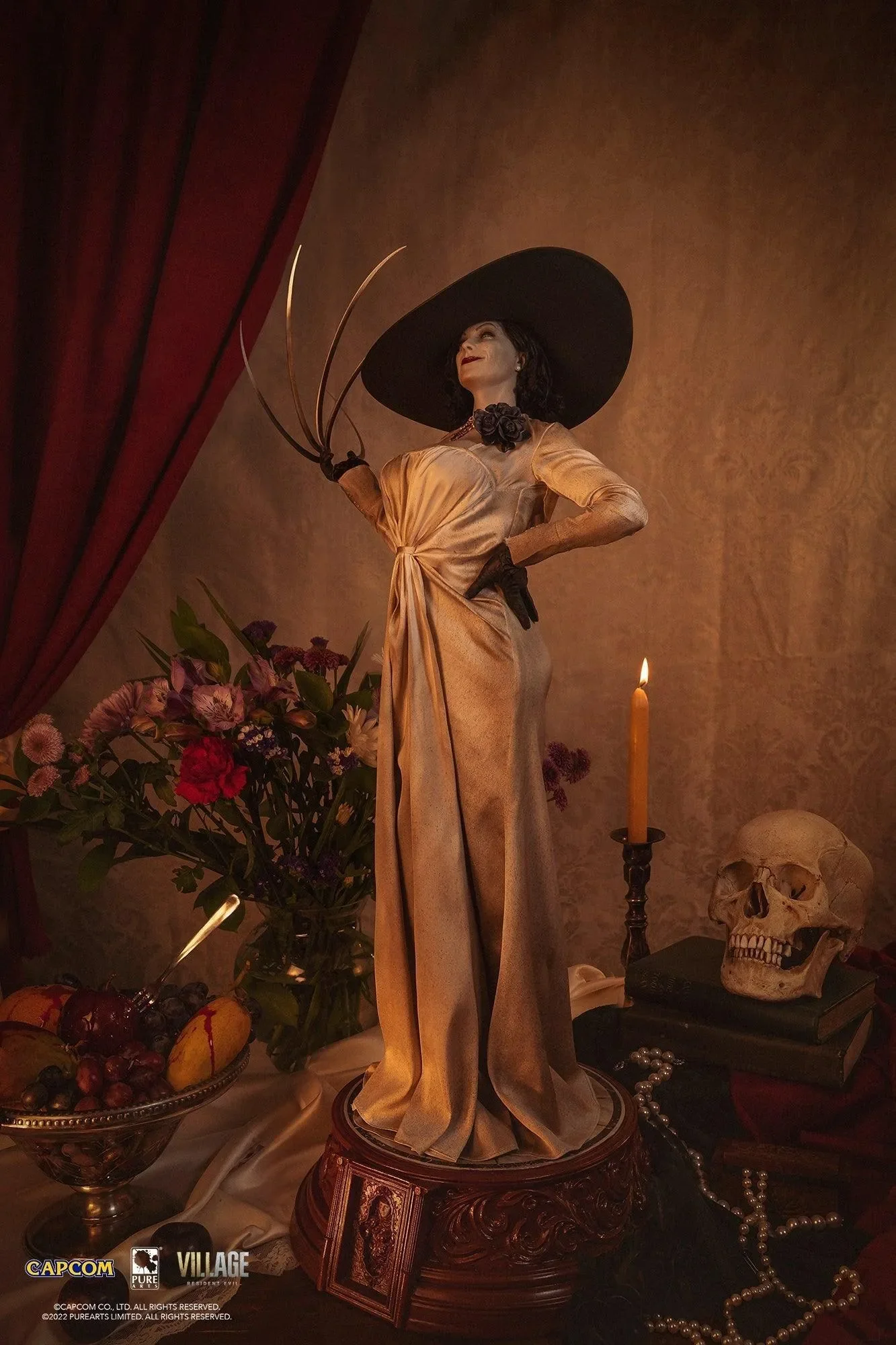 Resident Evil - Lady Dimitrescu 1:4 Scale Statue - Image 5