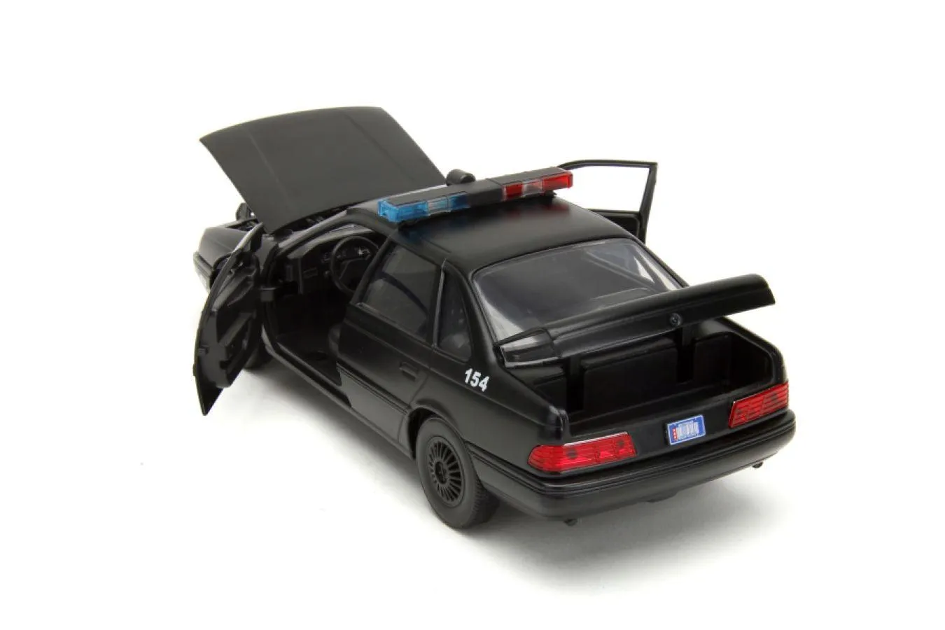 Robocop - 1986 Ford Taurus with Robocop 1:24 Scale Set - Image 9