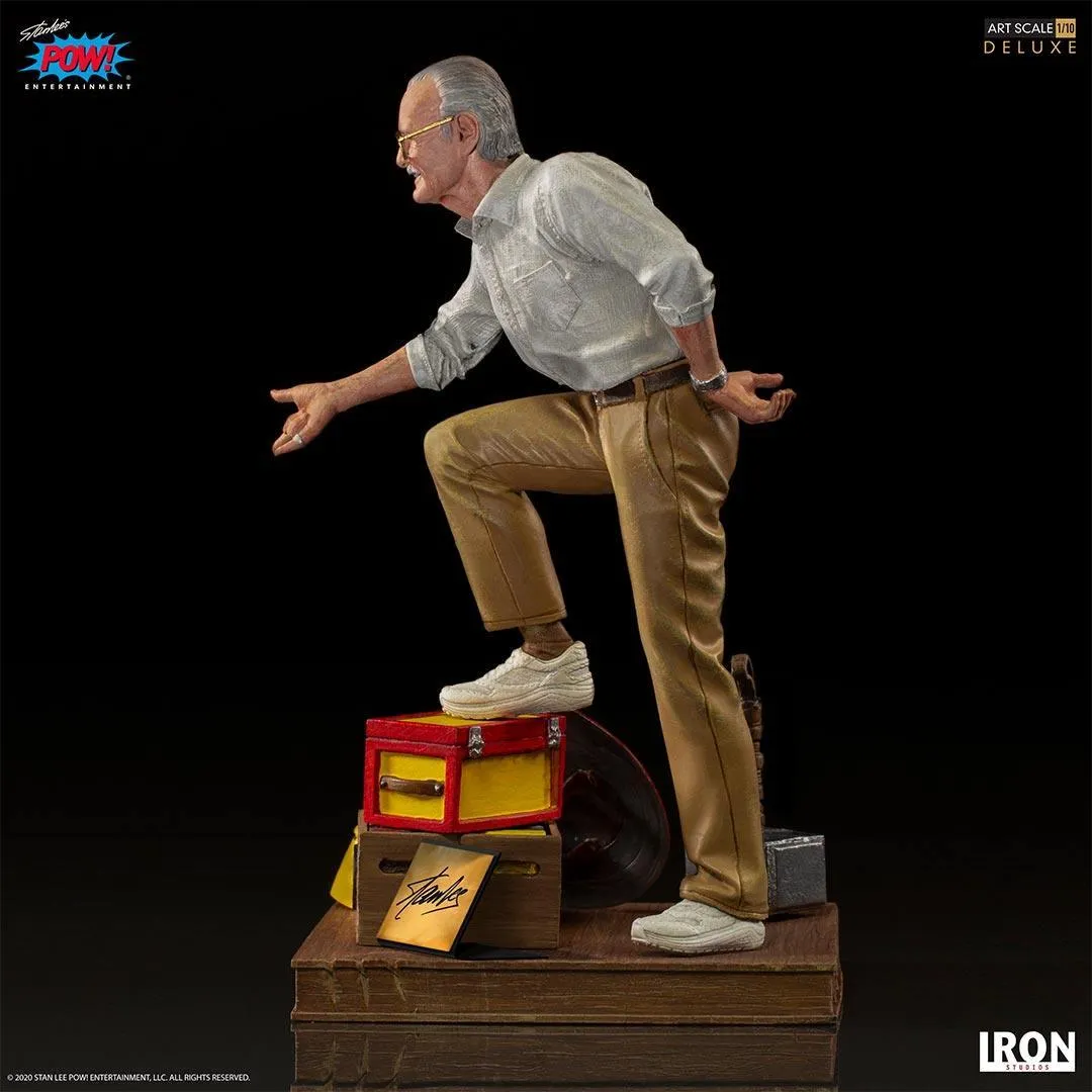 Stan Lee - Deluxe 1:10 Scale Statue - Image 5