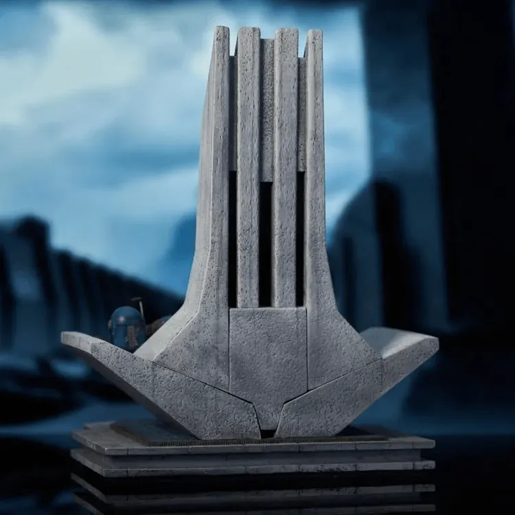 Star Wars: Mandalorian - Bo-Katan on Throne Statue - Image 6
