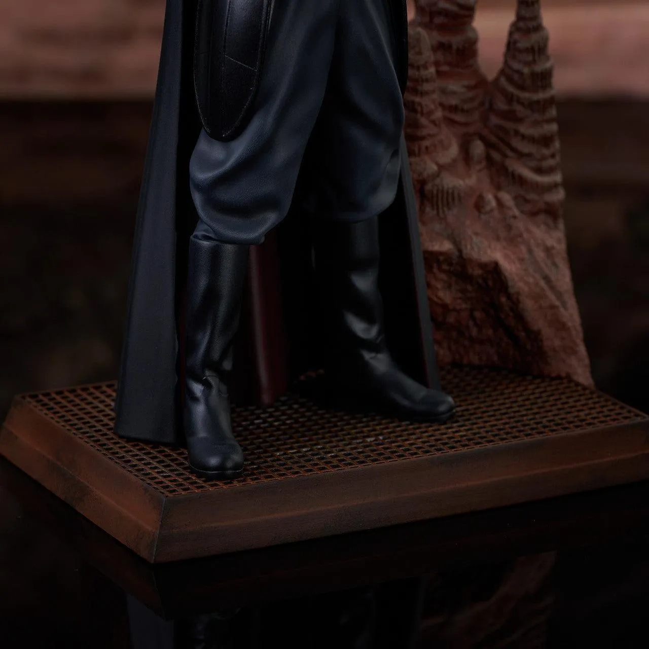 Star Wars: Obi-Wan Kenobi - Grand Inquisitor Premier Statue - Image 11