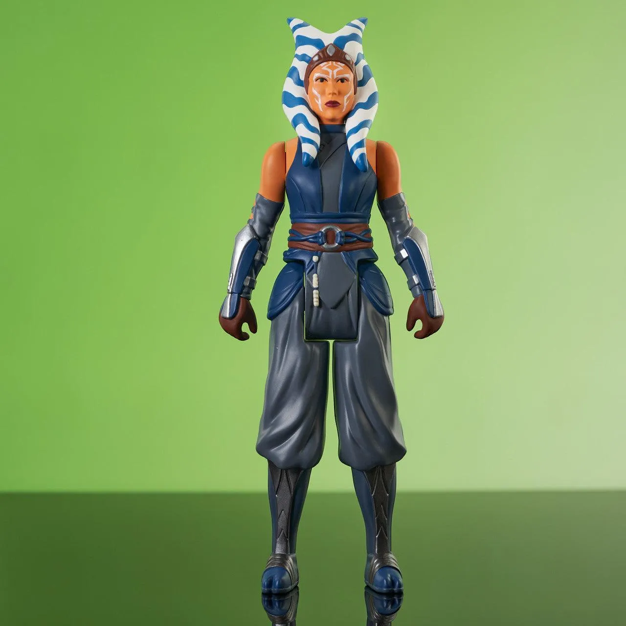 Star Wars: The Mandalorian - Ahsoka Tano Jumbo Figure - Image 5